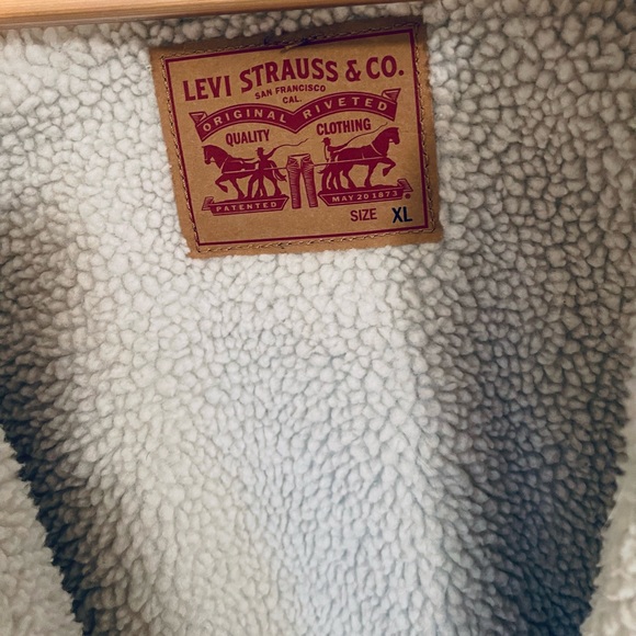 Levi Strauss Sherpa Lined Denim Jacket - Picture 4 of 7